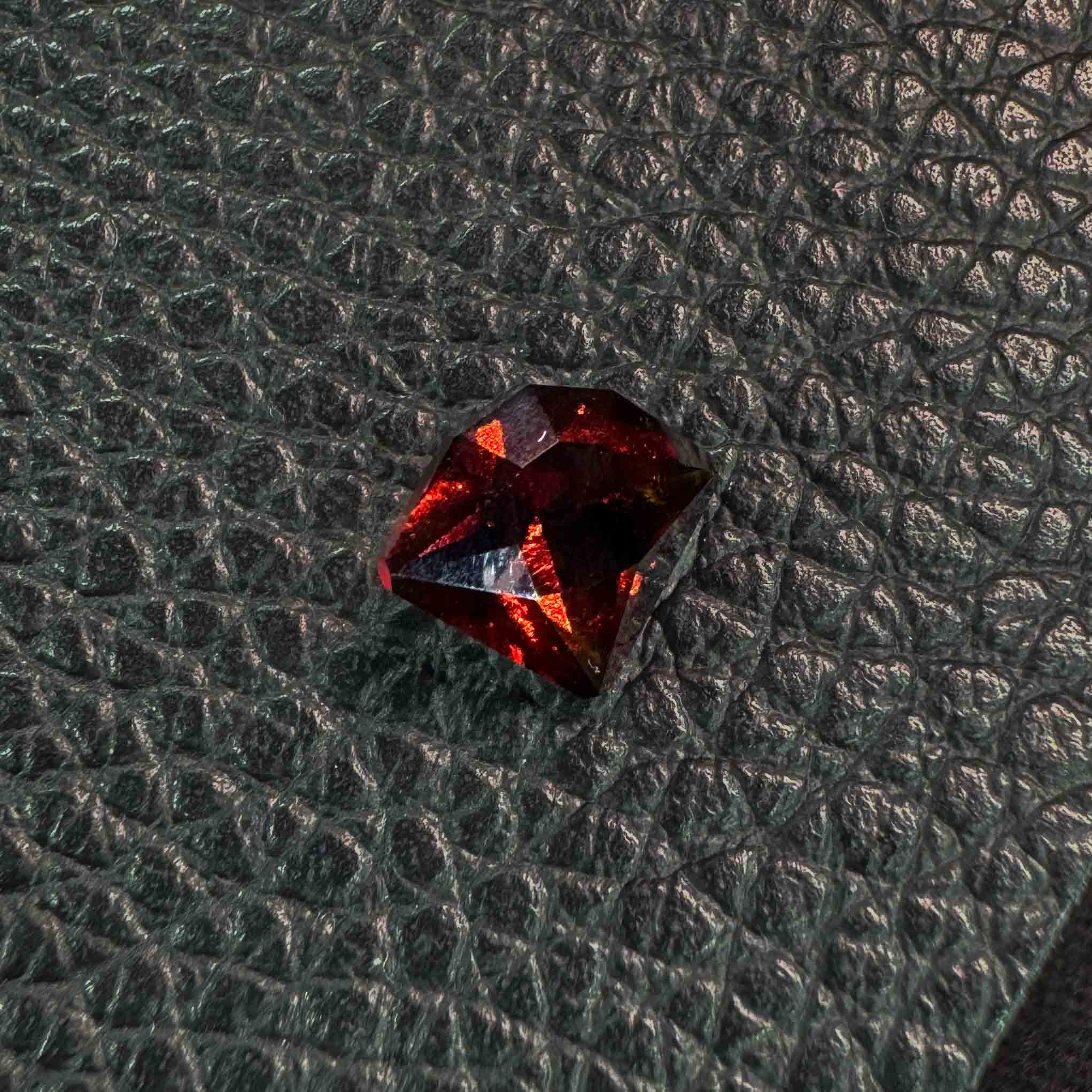 Garnet Shield 4,3ct – Bild 3